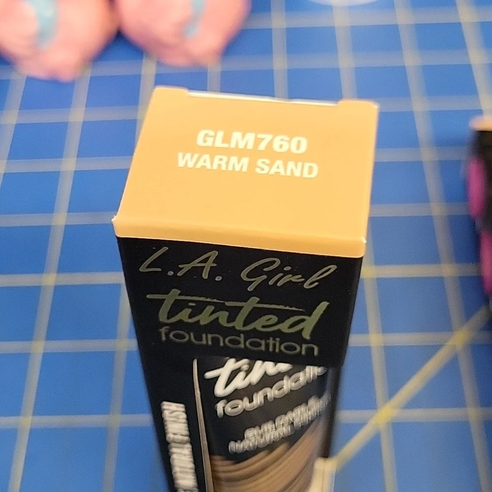 L.A. Girl Tinted Foundation 30ml New In Box Warm Sand